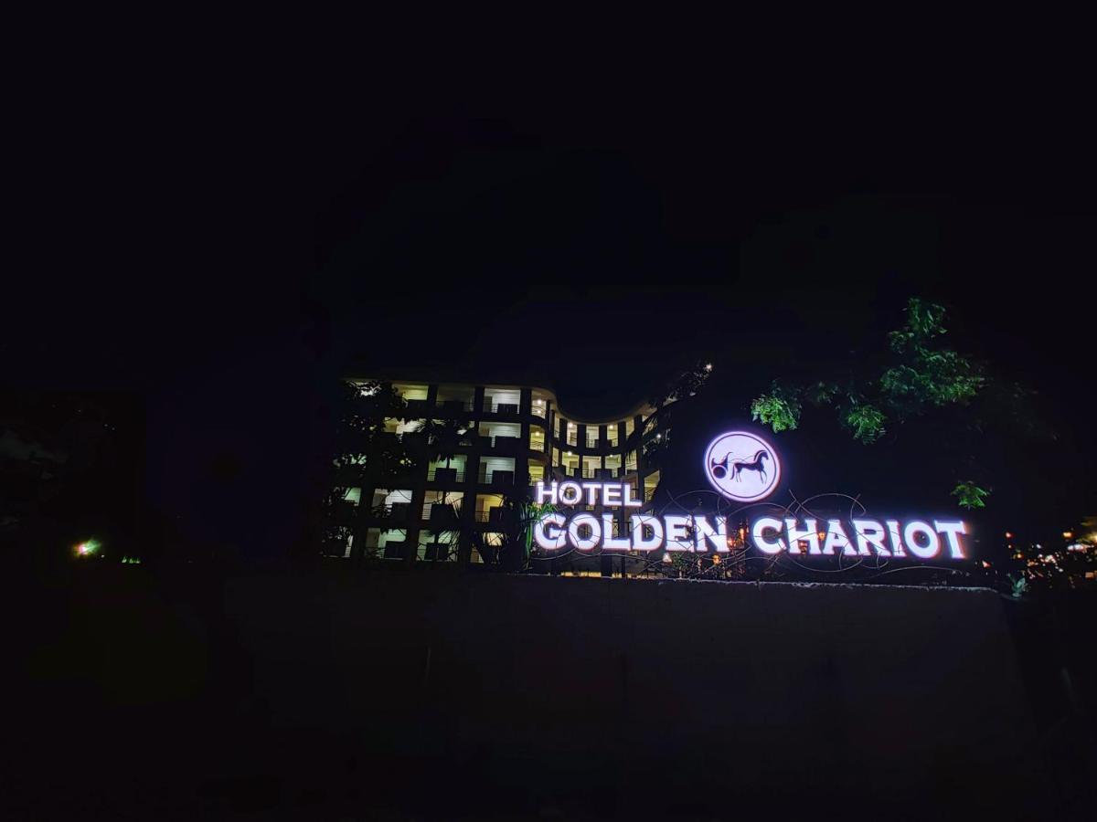 Golden Chariot Hotel Daman Eksteriør billede